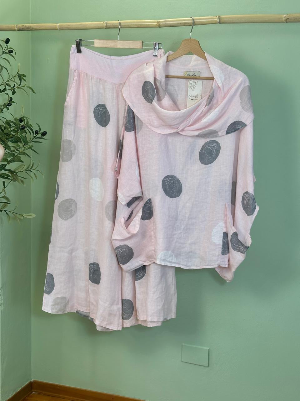 Polka dot linen set